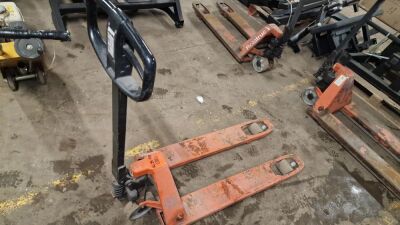 BT Products Pallet Truck - 2