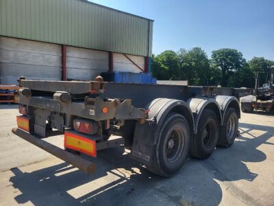 2005 Dennison Triaxle Extending Skeletal Trailer  - 3