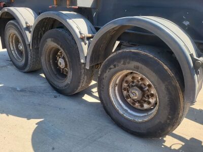 2005 Dennison Triaxle Extending Skeletal Trailer  - 5