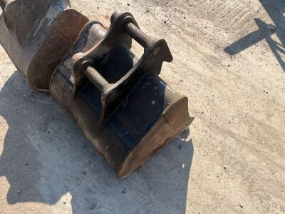 2ft Digging Bucket - 45mm Pins - 2