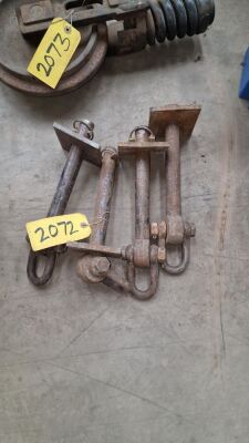 4x Manhole Lifters
