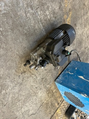 1x Electric Motor - 2