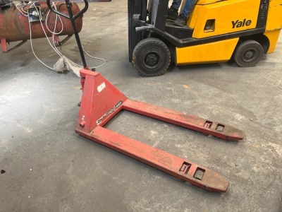 Hand Pallet Truck - 2