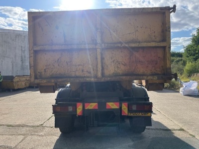 2007 Mercedes 2533 6x2 Hook Loader - 3