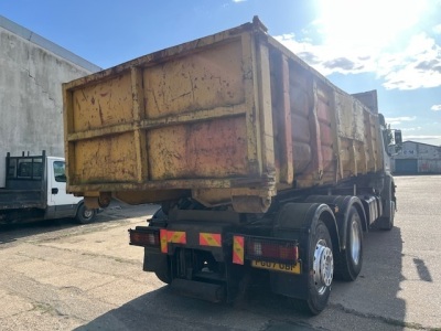 2007 Mercedes 2533 6x2 Hook Loader - 4