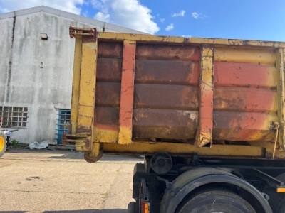 2007 Mercedes 2533 6x2 Hook Loader - 5