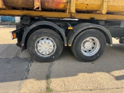2007 Mercedes 2533 6x2 Hook Loader - 6