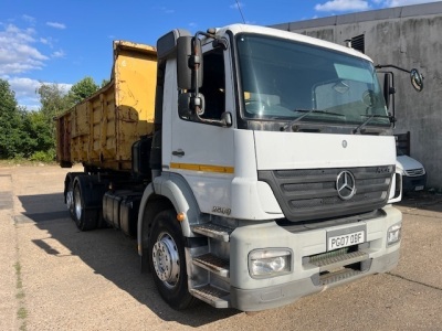 2007 Mercedes 2533 6x2 Hook Loader - 8
