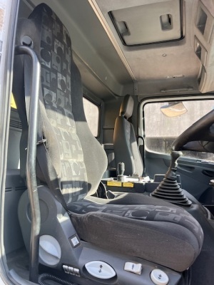 2007 Mercedes 2533 6x2 Hook Loader - 9