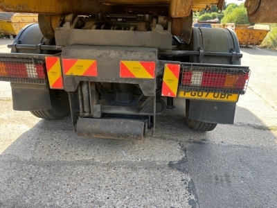 2007 Mercedes 2533 6x2 Hook Loader - 15