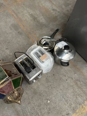 2x Toasters & Saucepans + Lampshade - 2