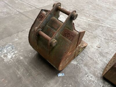 2ft Digging Bucket - 45mm Pins - 3