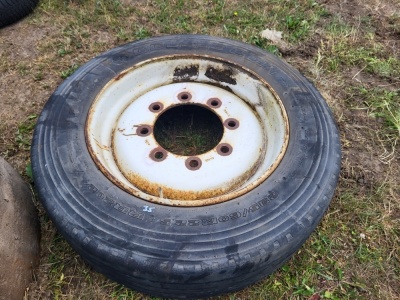 1x 295/60 R22.5 Wheel & Tyre