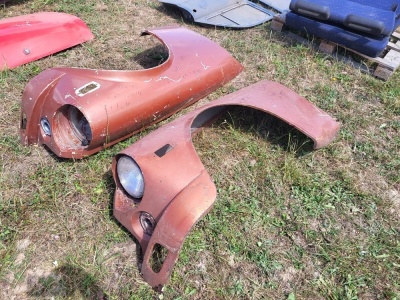 2x Car Wing Pannels