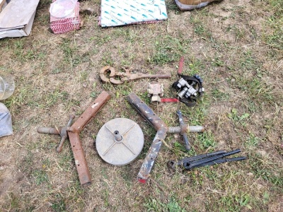 Pipe Clamps & Equipment