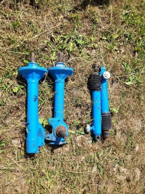 4x Suspension Struts