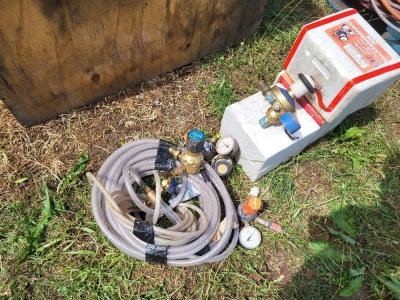 Quantity of Gas Regulators & Pipes