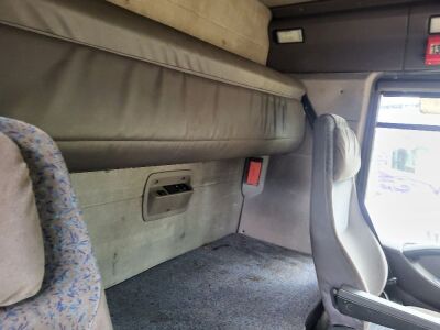 2001 Renault  440 DXI Magnum 4x2 Tractor Unit - 7