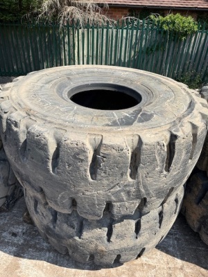 2x 26.R25 Earthmover Tyres
