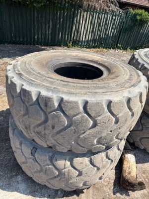 2x 26.R25 Earthmover Tyres
