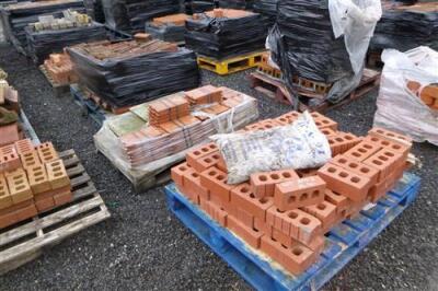 4 x Pallets of Unused + Reclaimed Bricks, Tiles + Slabs