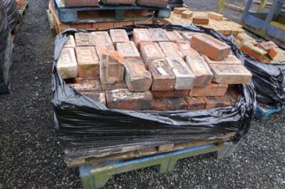 6 x Pallets of Unused + Reclaimed Bricks + Capstones - 14