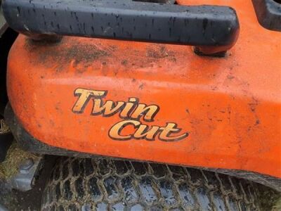 2018 Kubota G26-11 Twin Cut Tractor Mower - 12