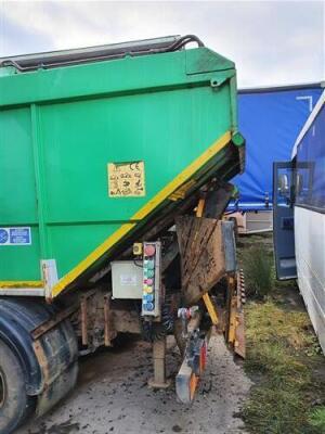 2009 Isuzu 4x2 Bin Lorry - 8