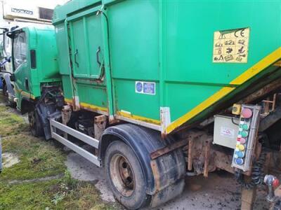 2009 Isuzu 4x2 Bin Lorry - 9