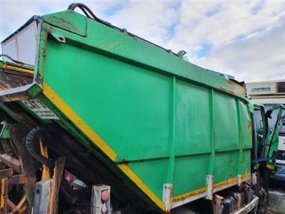 2009 Isuzu 4x2 Bin Lorry - 13