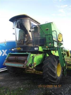 John Deere 1085 Combine