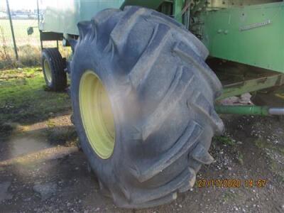 John Deere 1085 Combine - 3