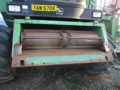 John Deere 1085 Combine - 4