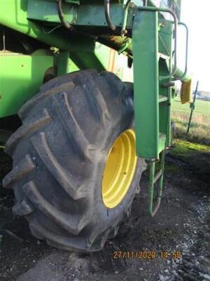 John Deere 1085 Combine - 6