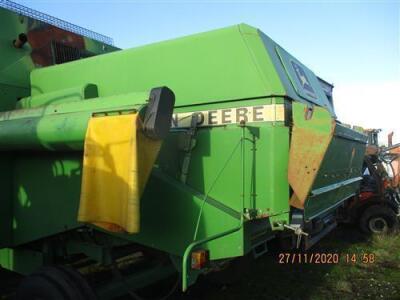John Deere 1085 Combine - 8