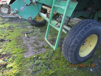 John Deere 1085 Combine - 12