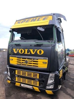 2014 Volvo FH 6x2 Tag Axle Tractor Unit - 3