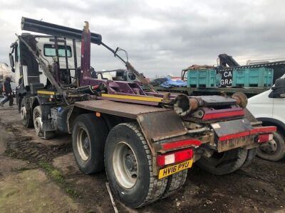 2016 Renualt C430 8x4 Hook Loader - 6