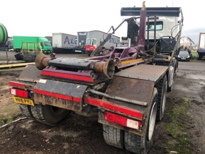 2016 Renualt C430 8x4 Hook Loader - 7