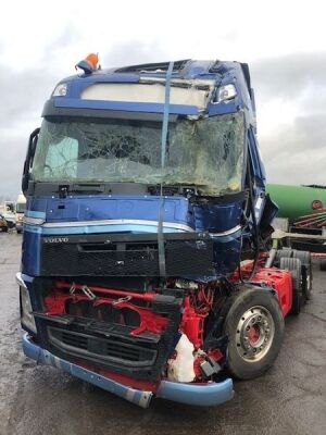 2017 Volvo FH 6x2 Midlift Tractor Unit - 2