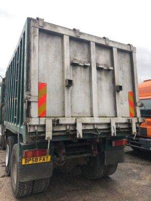 2008 Volvo FM 8x4 Side Loader Refuse Vehicle - 7