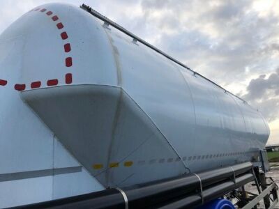 2011 Feldbinder 40³ 3 Pot Triaxle Tanker Trailer - 5