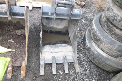 Geith 2ft Digging Bucket - 45mm Pins