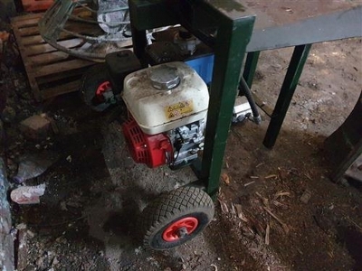 Petrol / Hydraulic Log Splitter - 6