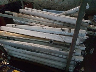 Qty of Strip Ligths - 2