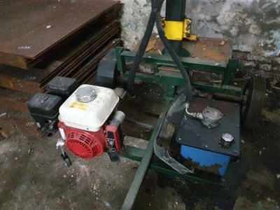 Petrol / Hydraulic Log Splitter - 2