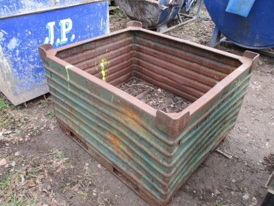 1 x Steel Stillage