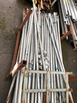 Qty of Solid Temporary Fence Panels, Brace Bars + Brackets - 6