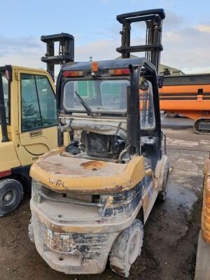 CAT DP30 Diesel Forklift - 3