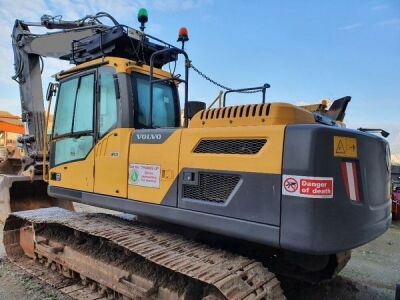 2014 Volvo EC220DL Excavator - 12